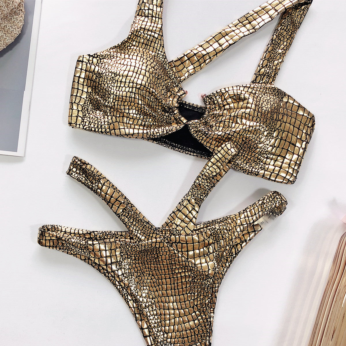 Women's One-Piece Sexy Bronzing Fabric Snake Pattern Swimsuit
