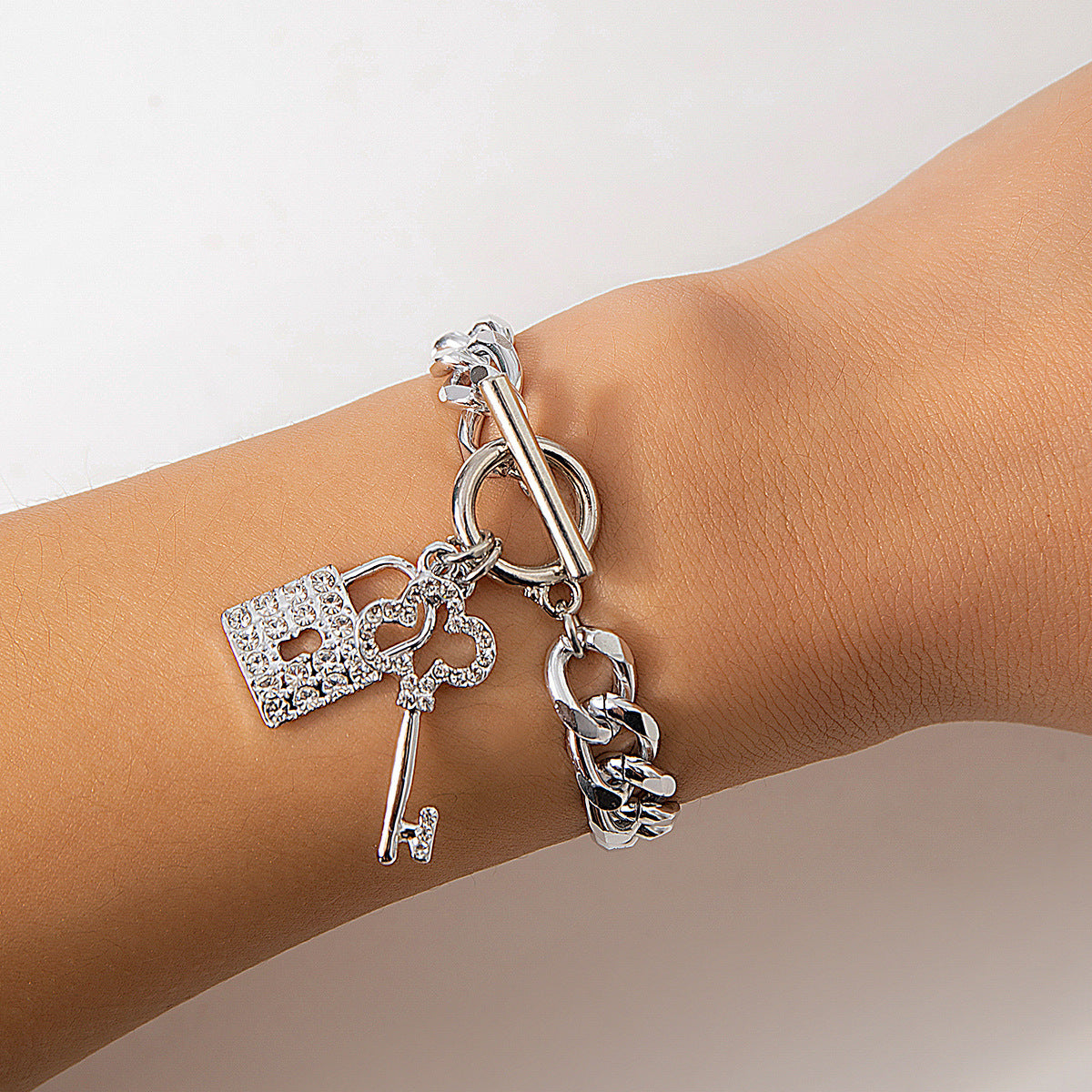 Shiny Lock And Key Pendant Necklace For Women