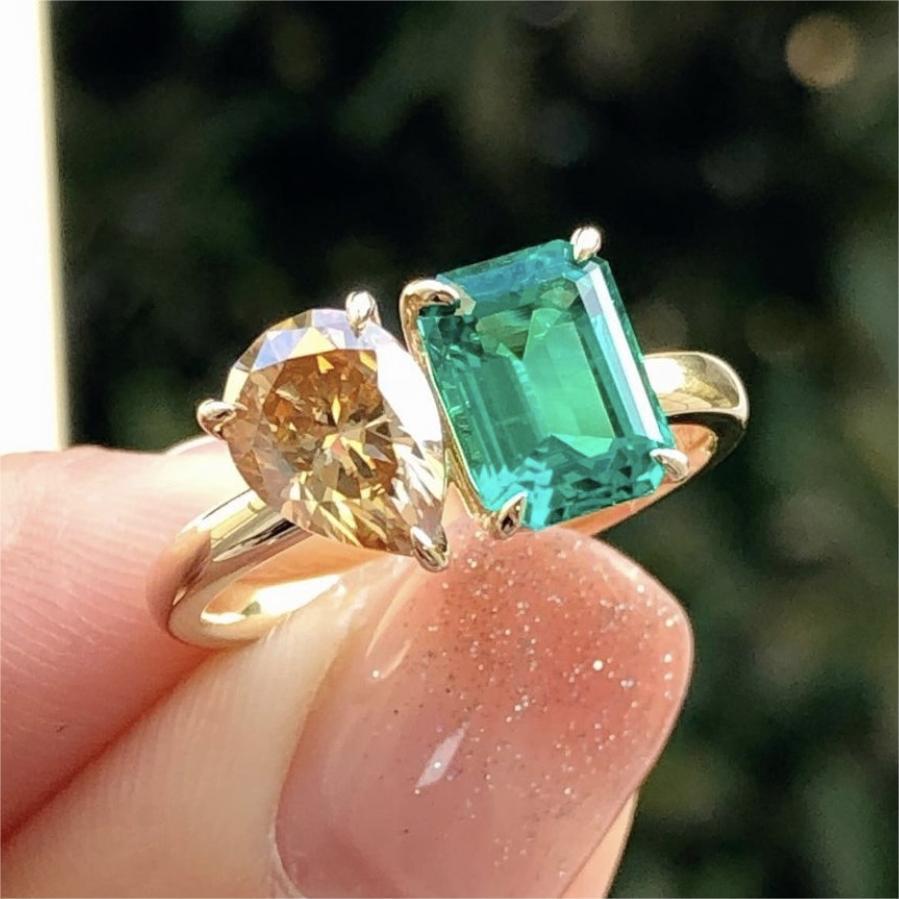 Fashion Creative Double Main Stone Lady Green Yellow Zircon Square Stone Ring