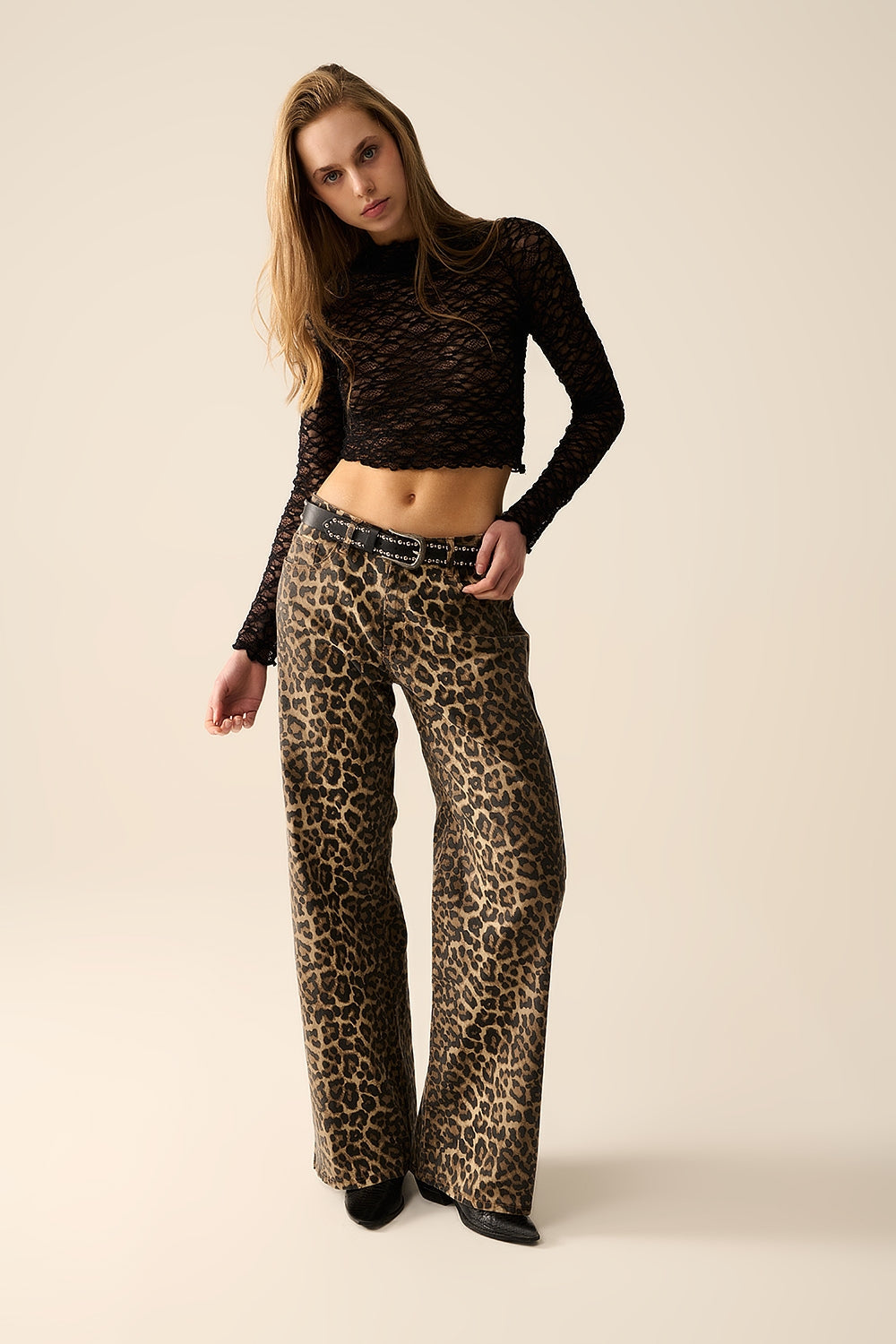 Q2 Black Cropped Lace T-Shirt With Long Sleeves - Women's Fashion - Women's Clothing - Sweaters - Pullovers